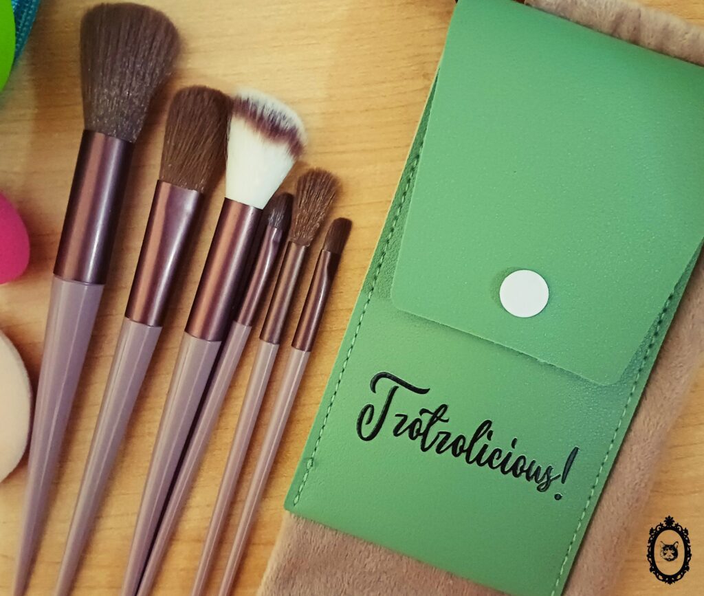 Η βασική συλλογή εργαλείων μακιγιάζ!